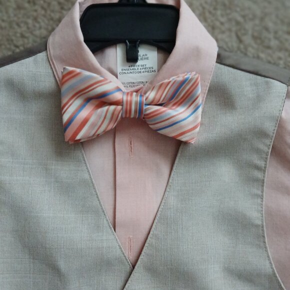 Boys Van Heusen 4 pc Suit - Picture 1 of 7